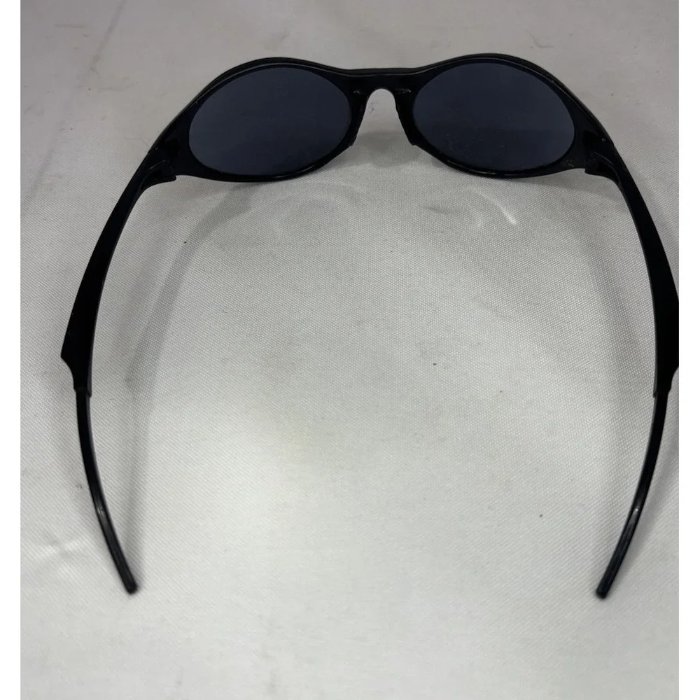 Vintage Gargoyle Black Sunglasses - Rubber Nose Piece